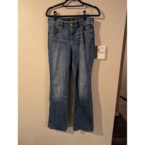 White House Black Market mid rise slim boot every day soft size 6 jeans